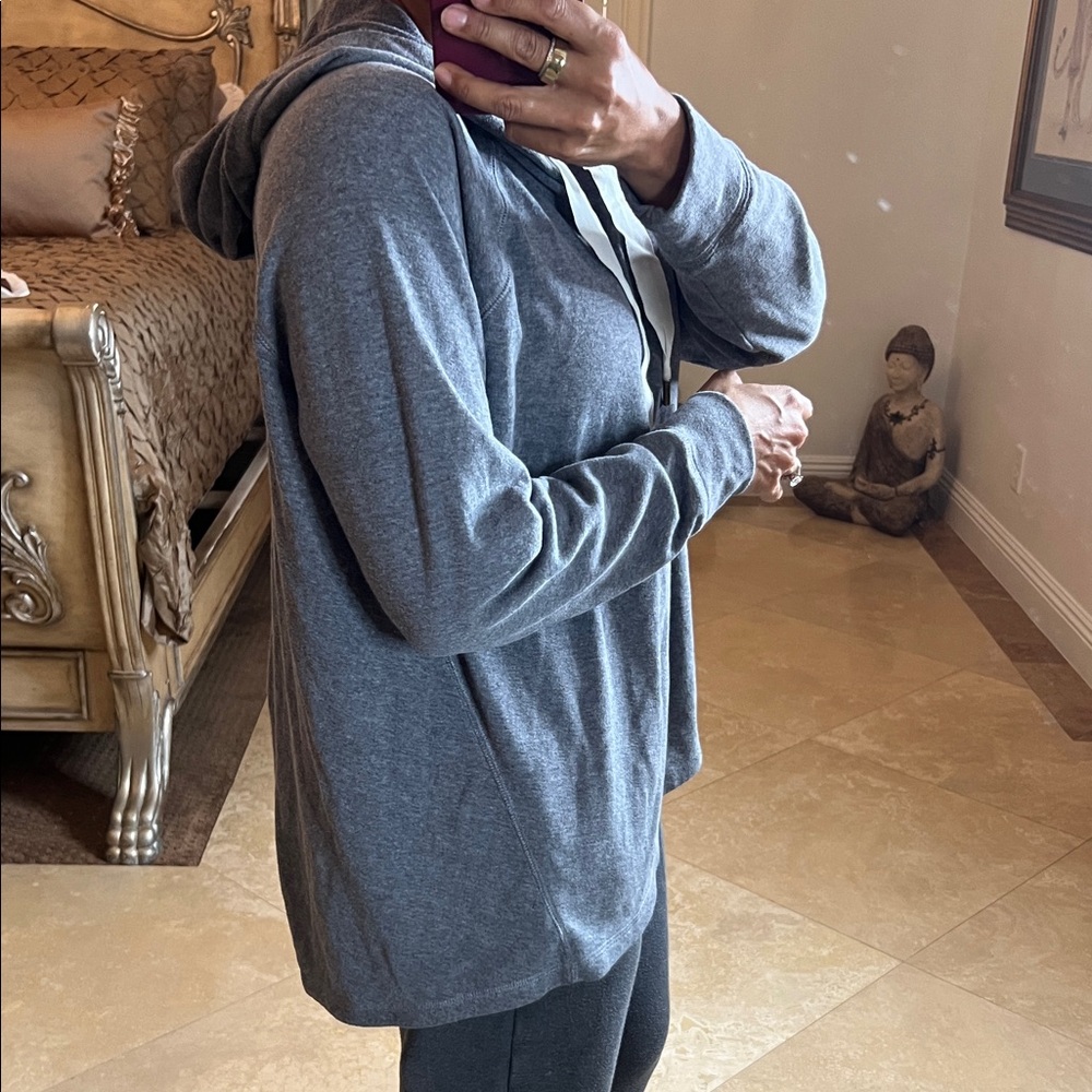 💕Old Navy Gray Hoodie with White Drawstring 💕 - Picture 2 of 3